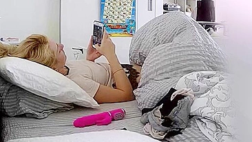 Hot stepdaughter matsurbates with toys in a free spy hidden cam porn clip