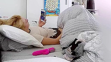 Hot stepdaughter matsurbates with toys in a free spy hidden cam porn clip