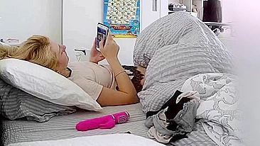 Hot stepdaughter matsurbates with toys in a free spy hidden cam porn clip