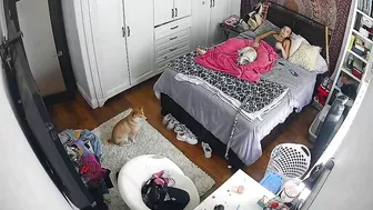 Brunette from the UK masturbates in free online spycam porn with orgasms