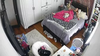 Brunette from the UK masturbates in free online spycam porn with orgasms