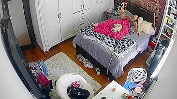 Brunette from the UK masturbates in free online spycam porn with orgasms