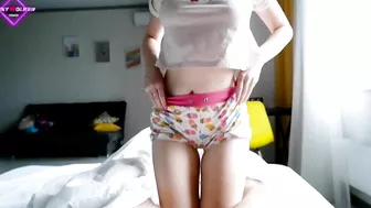 Fuckin' Stepsis Gets Banged on Parents' Bed and Takes it up the Ass