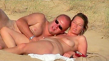 Exhibitionist French Couple Hidden Cam Fetish Fuck on Beach