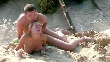 Exhibitionist Amateur Spies on Public Anal Action at the Beach