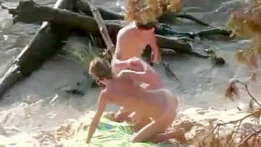 Exhibitionist Amateur Spies on Public Anal Action at the Beach