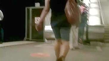 Amateur Porn Star Hidden Cam Spying on Tight Body & Big Butt Booty