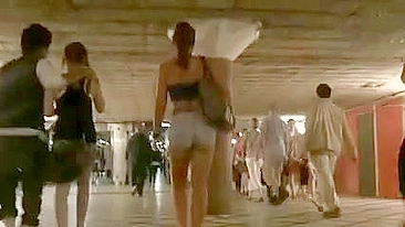 Amateur Porn Star Hidden Cam Spying on Tight Body & Big Butt Booty