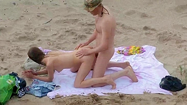 Peeping Tom Delight - Amateur Couple Fucking on Beach with Hidden Cams