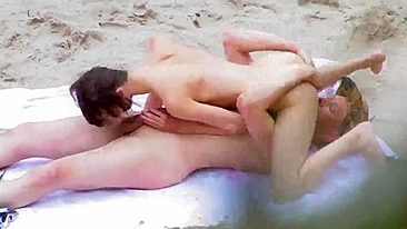 Peeping Tom Delight - Amateur Couple Fucking on Beach with Hidden Cams