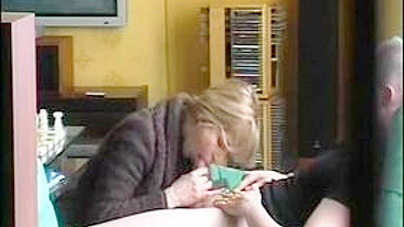 Amateur French MILF Hidden Cam Blowjob Cumshot