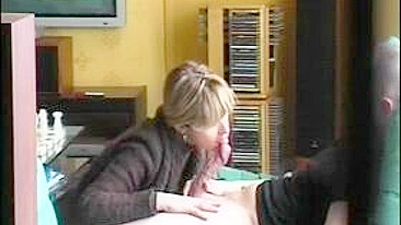 Amateur French MILF Hidden Cam Blowjob Cumshot