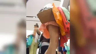 Sneak Peek - Amateur Upskirt Spying at the Mall