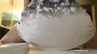 Amateur Masturbates with Dildo on Webcam and Squirt