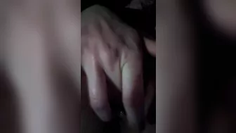 Amateur Fingering Her Wet Pussy to Orgasm / Homemade Masturbation Selfie