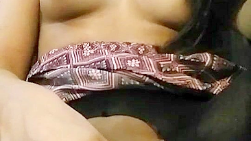 Amateur Asian Masturbates with Dildo & Homemade Video