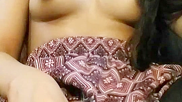 Amateur Asian Masturbates with Dildo & Homemade Video