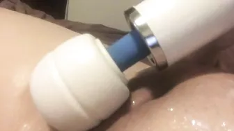 Amateur Girlfriend Perfect Shaved Pussy Masturbates with Cum as Lube