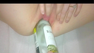 Amateur MILF Wife Homemade Bottle Masturbation with Big Dildo