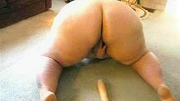 MILF with Huge PawG Masturbates with Dildo in Homemade Amateur Video