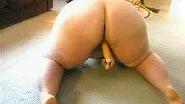 MILF with Huge PawG Masturbates with Dildo in Homemade Amateur Video