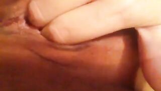 Amateur Fingering & Masturbation with Wet Pussy Play