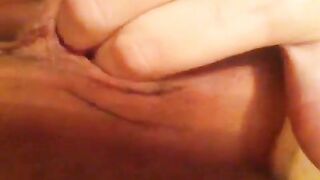 Amateur Fingering & Masturbation with Wet Pussy Play