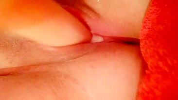 Amateur Masturbates with Dildo & Squirts Wet Pussy in Homemade Video