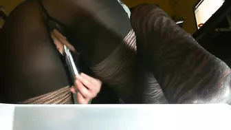 Squirting Amateur with Big Ass & Pawg Masturbates in Nylon Stockings