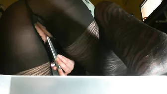 Squirting Amateur with Big Ass & Pawg Masturbates in Nylon Stockings