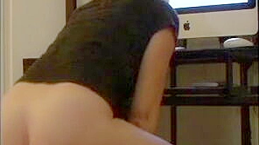 MILF Wife Homemade Masturbation with Dildo & Online Admirer Video