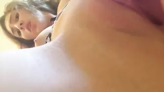 Masturbating Teen Hot Pussy Play in Homemade Selfies