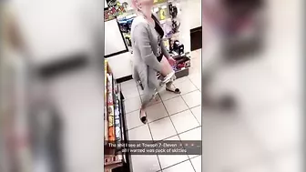 Blonde Amateur Fingers Herself in Public for Cumming Pleasure