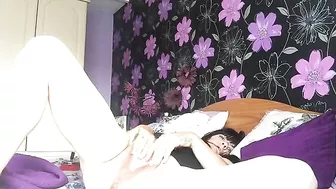 MILF Mom Fingered Herself in Homemade Porn