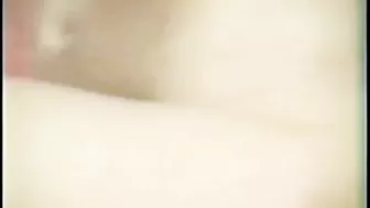 Amateur MILF with Big Tits Fingerings Hairy Pussy in Homemade Masturbation