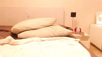 Masturbating Brunette in Glasses Fingers Ass on Webcam