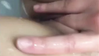 Solo Masturbation by Young Girlfriend in Bathtub