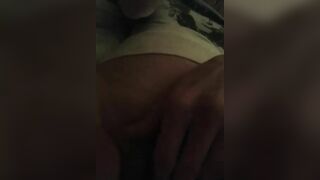 Chubby Amateur Fingers Her Pussy in Homemade Masturbation Selfie