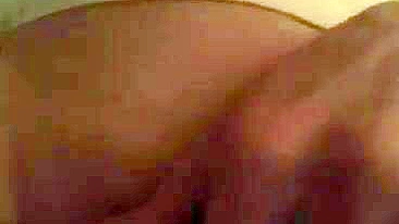 Chubby Amateur Fingers Her Pussy in Homemade Masturbation Selfie