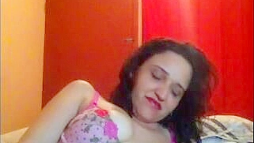 Mature Latina MILF Self-Pleasure with Glass Dildo in Homemade Video