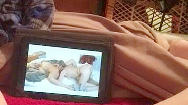 Amateur Lesbians Finger Each Other Pussies in Homemade Masturbation Video