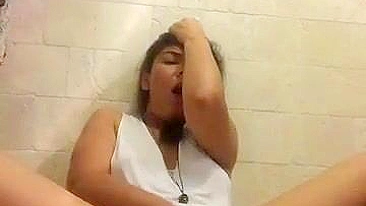 Massive Orgasm Alert! Latina Chubby Amateur Fingers Wet Pussy till Squirting