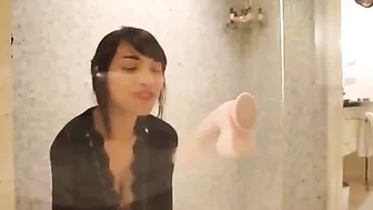 Masturbating Teen Pornstar with Big Tits and Dildo Fucks Herself to Orgasm