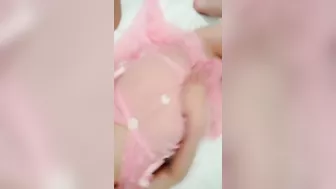Amateur Asian Babe Fingers Herself in Homemade Masturbation Selfie Tease