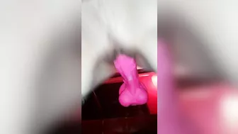 Masturbation Masterclass with Big Dildos & Squirting Orgasms