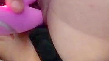 Amateur Masturbates with Double Penetration and Anal Play