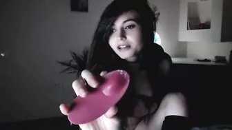 College Girl Masturbation Cam Session Brings Big Bucks!