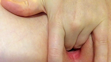 Busty Amateur Fingers Tight Pussy in Homemade Masturbation Selfies