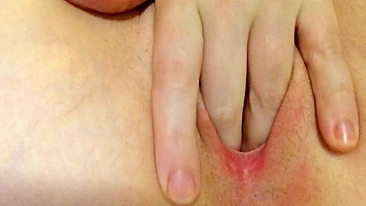 Busty Amateur Fingers Tight Pussy in Homemade Masturbation Selfies