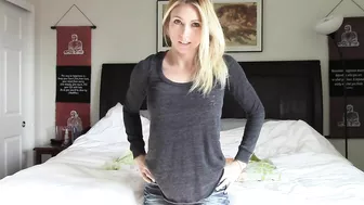 Squirting Blonde Babe Homemade Masturbation with Big Boobs and Dildo Fuck!